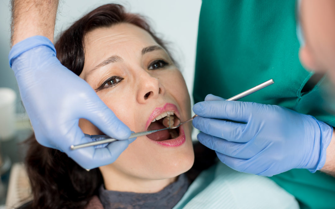 Your Guide to Early Signs of Gum Disease & Treatment